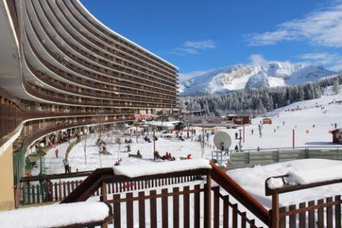 La résidence du Bois d'Aurouze est située au pied des pistes de Superdévoluy, Dévoluy, station de ski Hautes-Alpes, Alpes du Sud