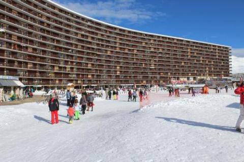 La résidence du Bois d'Aurouze est située au pied des pistes de Superdévoluy, Dévoluy, station de ski Hautes-Alpes, Alpes du Sud