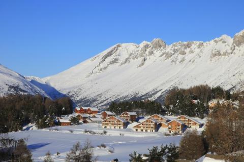 La résidence "La Crête du Berger" est située à 500 mètres du départ des pistes de La Joue du Loup, Agence Réservation en Dévoluy, Dévoluy, Hautes-Alpes