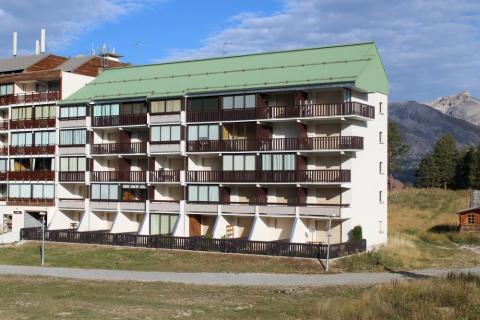 The residence "Le Plein Soleil" is located in the heart of La Joue du Loup, Dévoluy, Hautes-Alpes